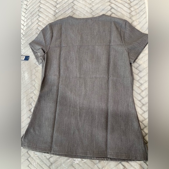 (NWT) Jaanuu Heather Gray scrub set (XS) - Picture 6 of 10